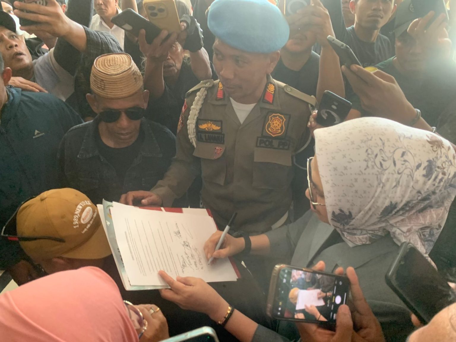Deprov Gorontalo Teken MoU Bersama Penambang Bone Bolango, Desak PT GM Hentikan Aktivitas di Lahan Rakyat