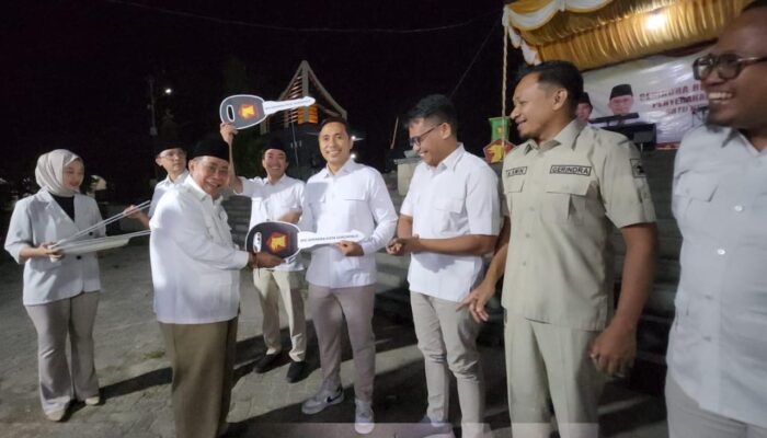 Bantu Perkuat Basis, AD Serahkan 7 Motor Operasional untuk Gerindra Gorontalo
