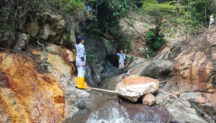 Mahasiswa KKN UNG Lakukan Pemetaan Geologi untuk Perkuat Rencana Pembangunan Desa Mamungaa Timur