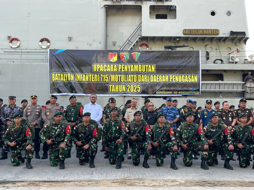 Ketua Deprov Gorontalo Sambut Kepulangan 450 Prajurit Yonif 715 dari Perbatasan RI-PNG