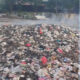 KAI Daop 1 Jakarta Kembali Ingatkan Warga Tidak Buang & Bakar Sampah di Sepanjang Jalur KA