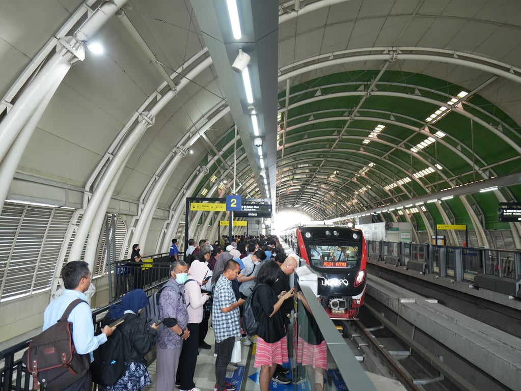 LRT Jabodebek Catat 2,56 Juta Pengguna pada November 2025