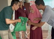 Sajiva Residence Salurkan Bantuan Sembako untuk Warga Terdampak Pergeseran Tanah di Sukamakmur Sajiva Residence Salurkan Bantuan Sembako untuk Warga Terdampak Pergeseran Tanah di Sukamakmur