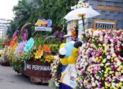 Ribuan Warga Menyaksikan Kemeriahan Flower Parade JIFF 2026, Dorong Kebangkitan Pasar Bunga Rawa Belong Ribuan Warga Menyaksikan Kemeriahan Flower Parade JIFF 2026, Dorong Kebangkitan Pasar Bunga Rawa Belong